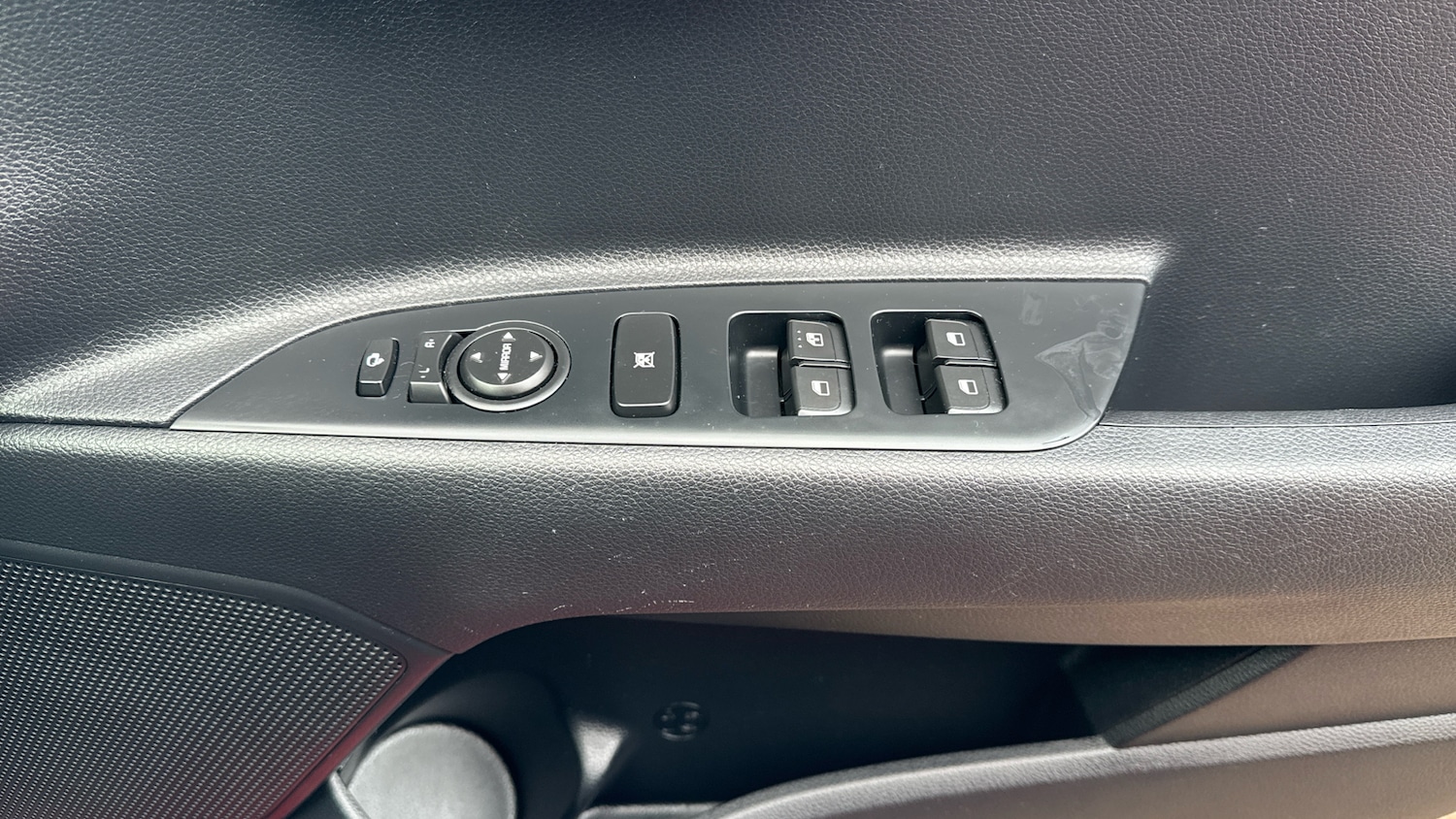 Used Kia Stonic 2019 for sale - 76649915: Photo 32