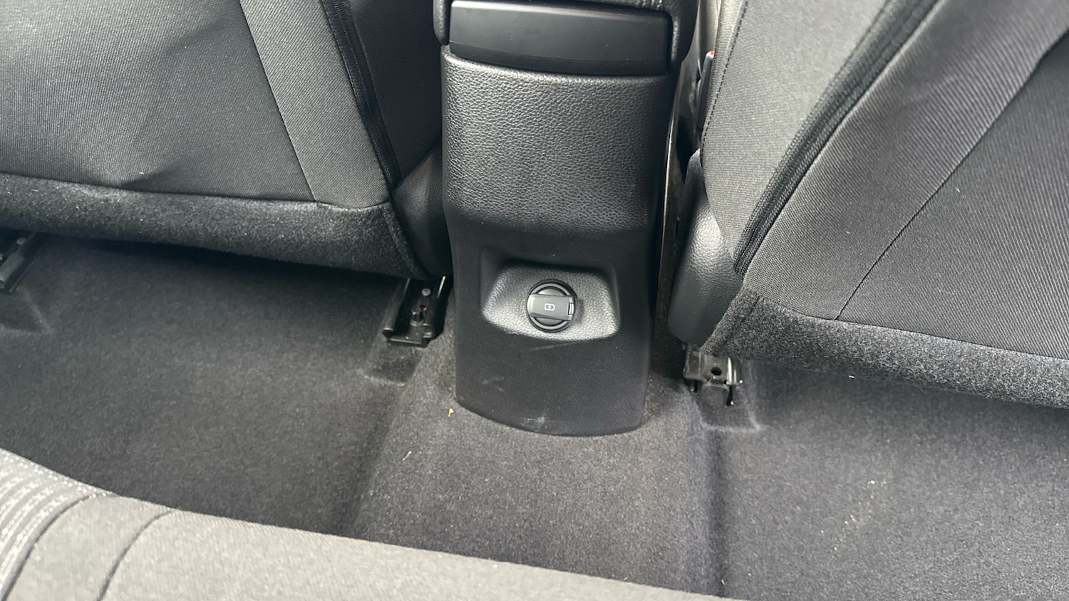 Used Kia Stonic 2019 for sale - 76649915: Photo 40