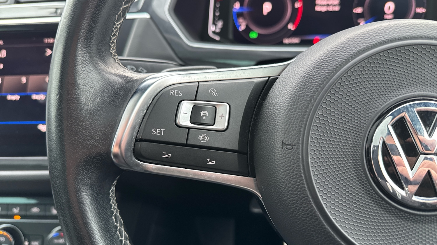 Used Volkswagen Tiguan 2020 for sale - 76919708: Photo 28