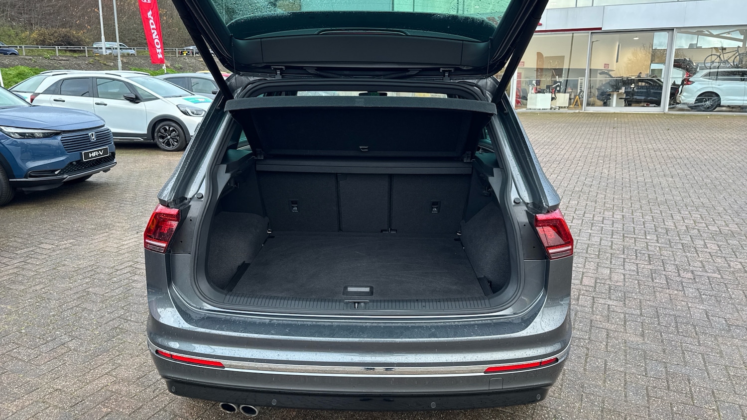 Used Volkswagen Tiguan 2020 for sale - 76919708: Photo 4