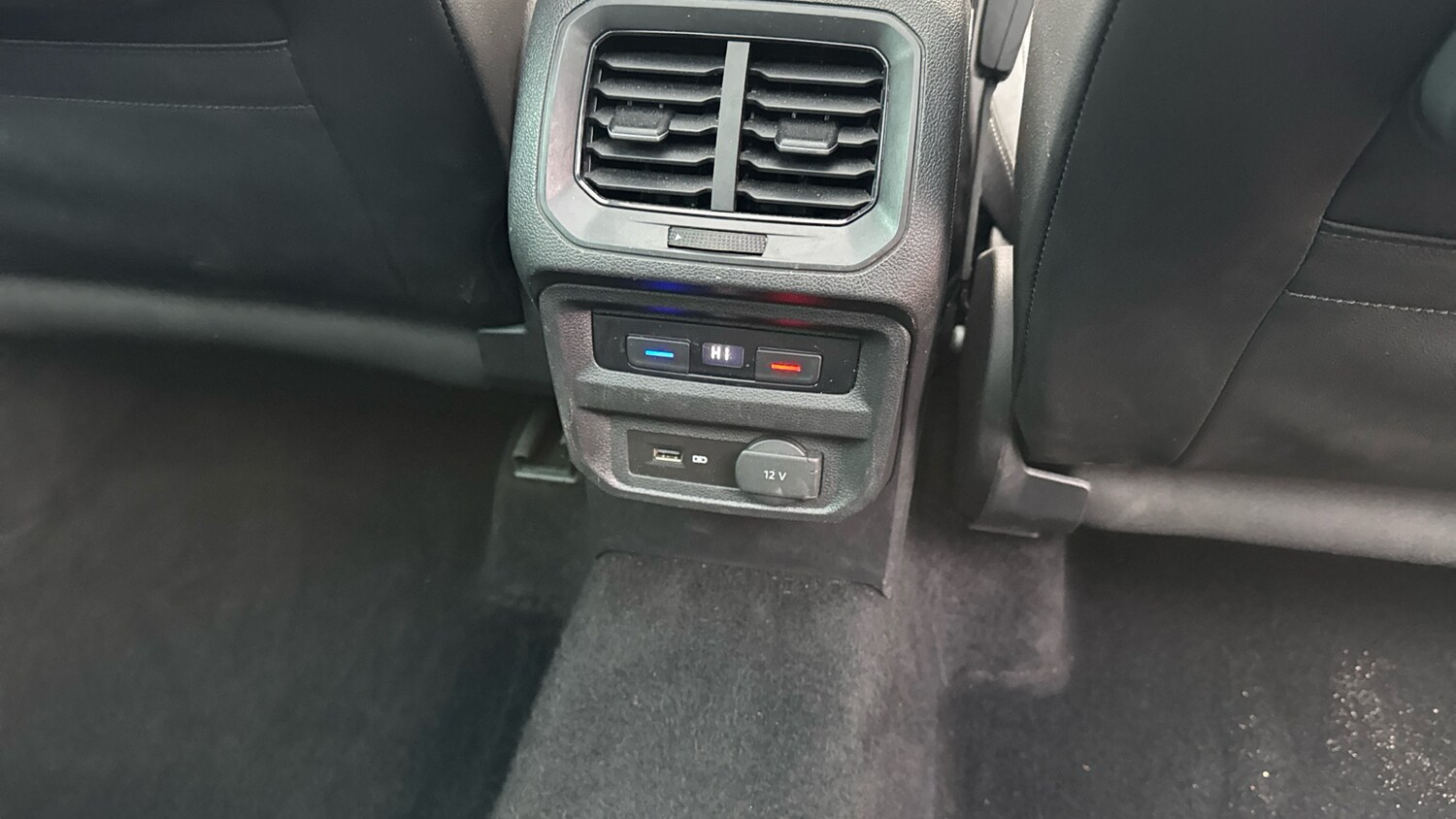 Used Volkswagen Tiguan 2020 for sale - 76919708: Photo 40