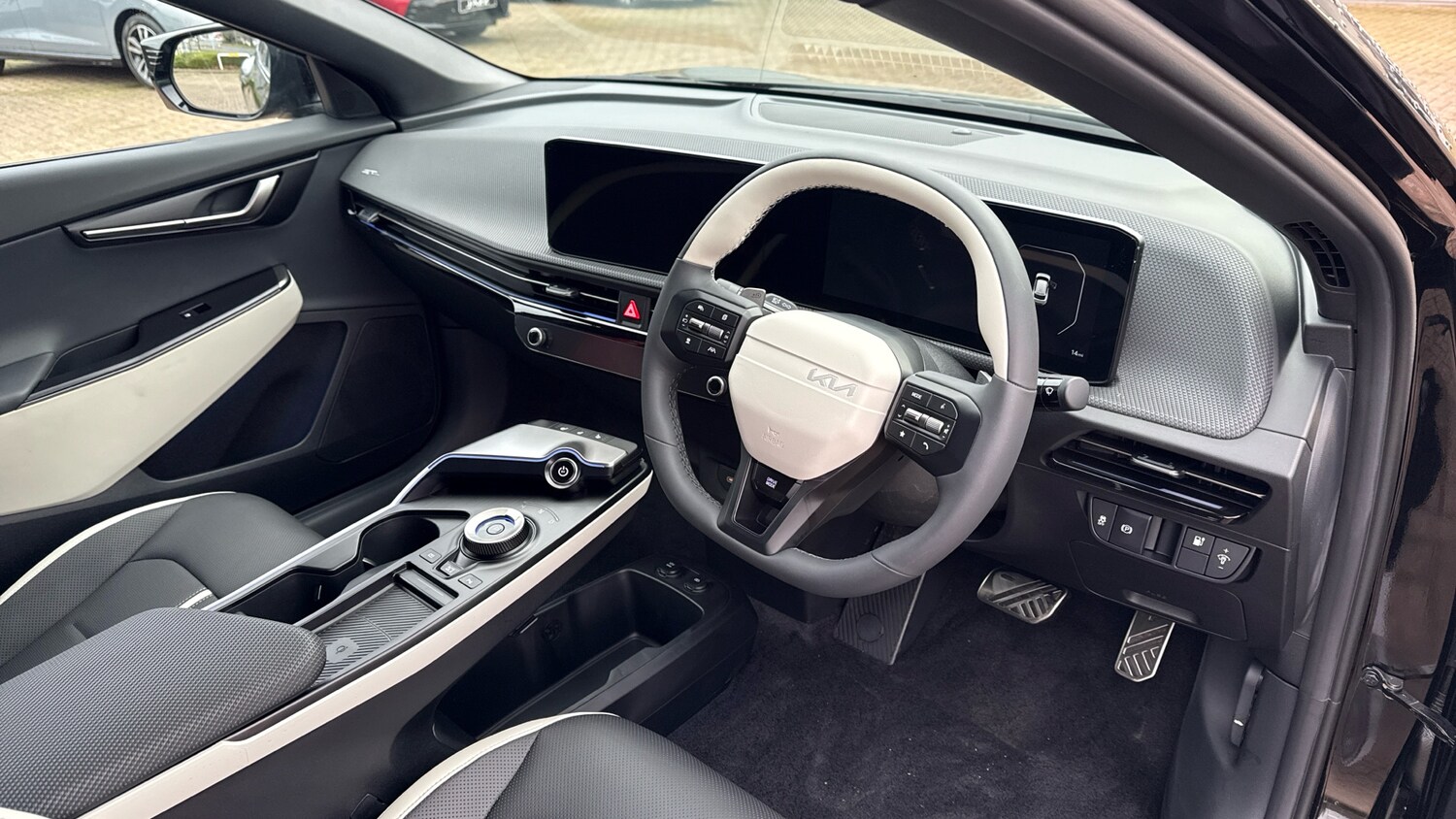 Used Kia EV6 2025 for sale - 76490397: Photo 11