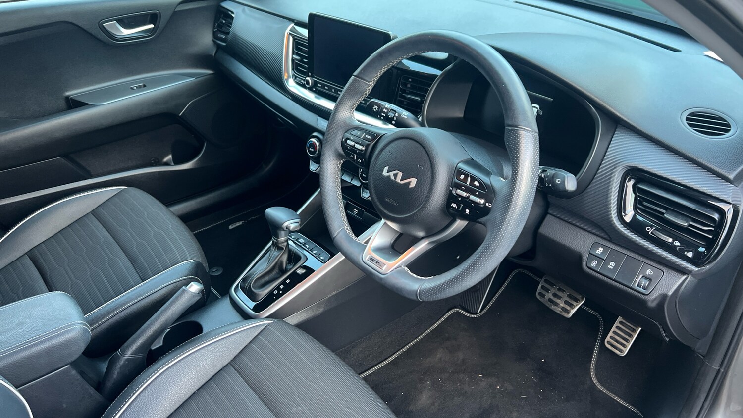 Used Kia Stonic 2024 for sale - 76908477: Photo 11