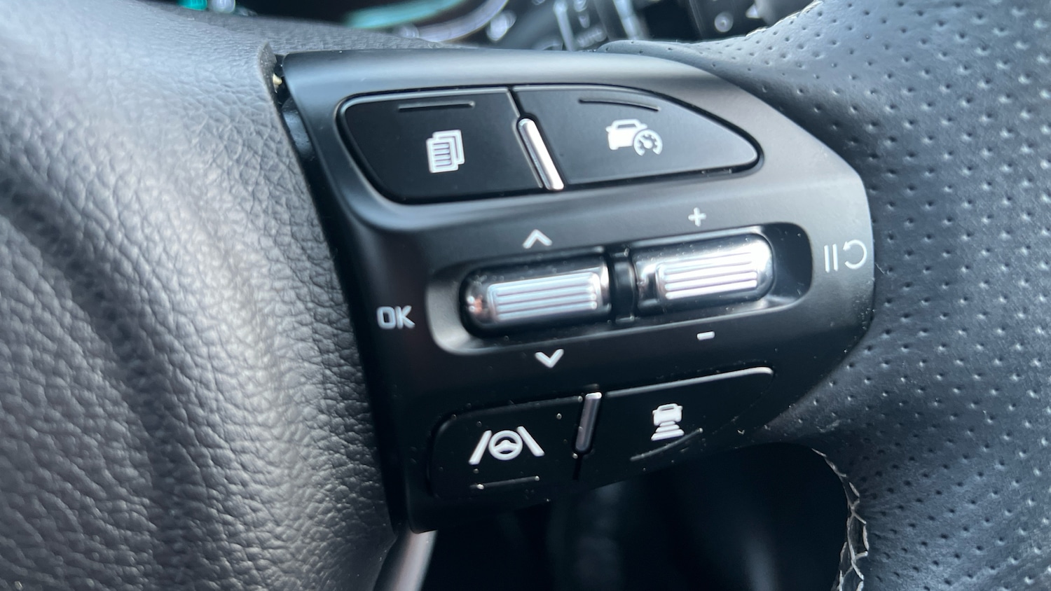 Used Kia Stonic 2024 for sale - 76908477: Photo 23