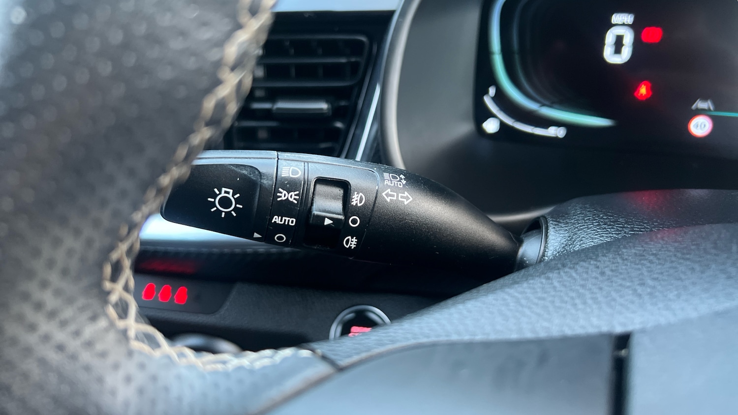 Used Kia Stonic 2024 for sale - 76908477: Photo 24