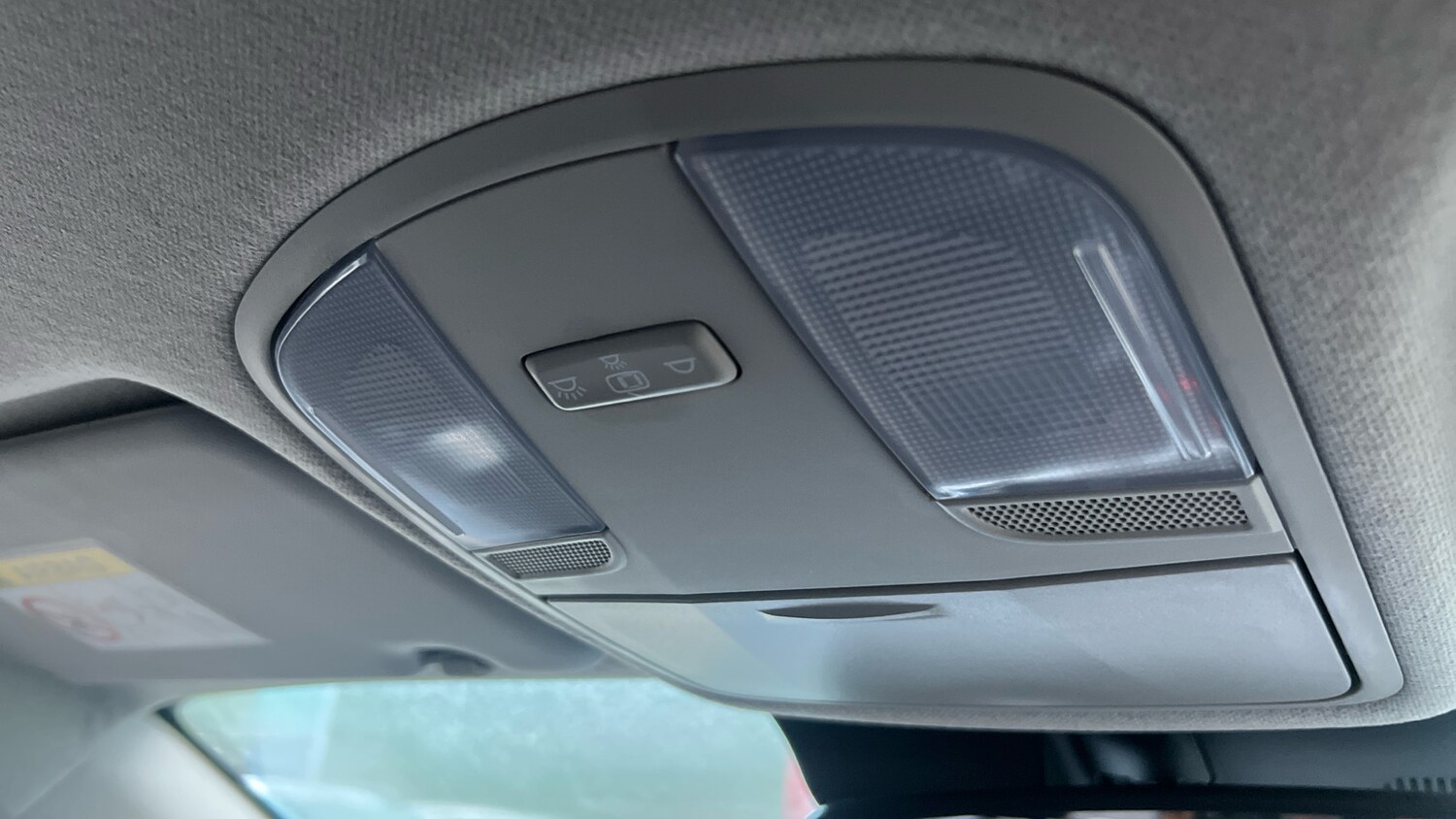 Used Kia Stonic 2024 for sale - 76908477: Photo 30