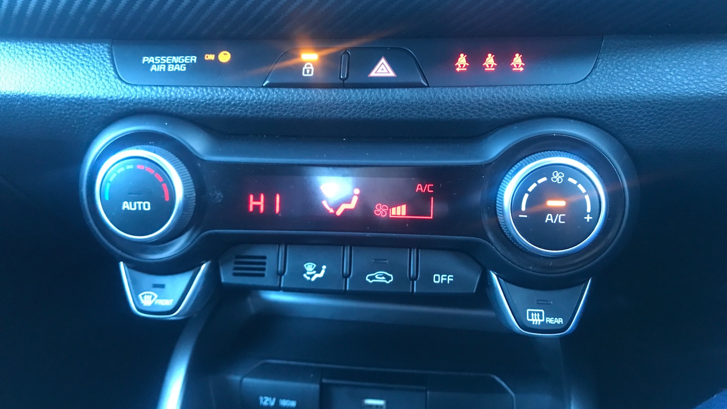 Used Kia Stonic 2023 for sale - 76766806: Photo 28