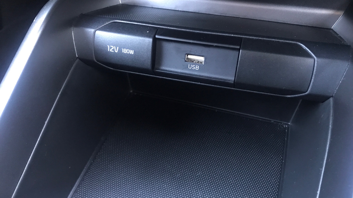 Used Kia Stonic 2023 for sale - 76766806: Photo 29