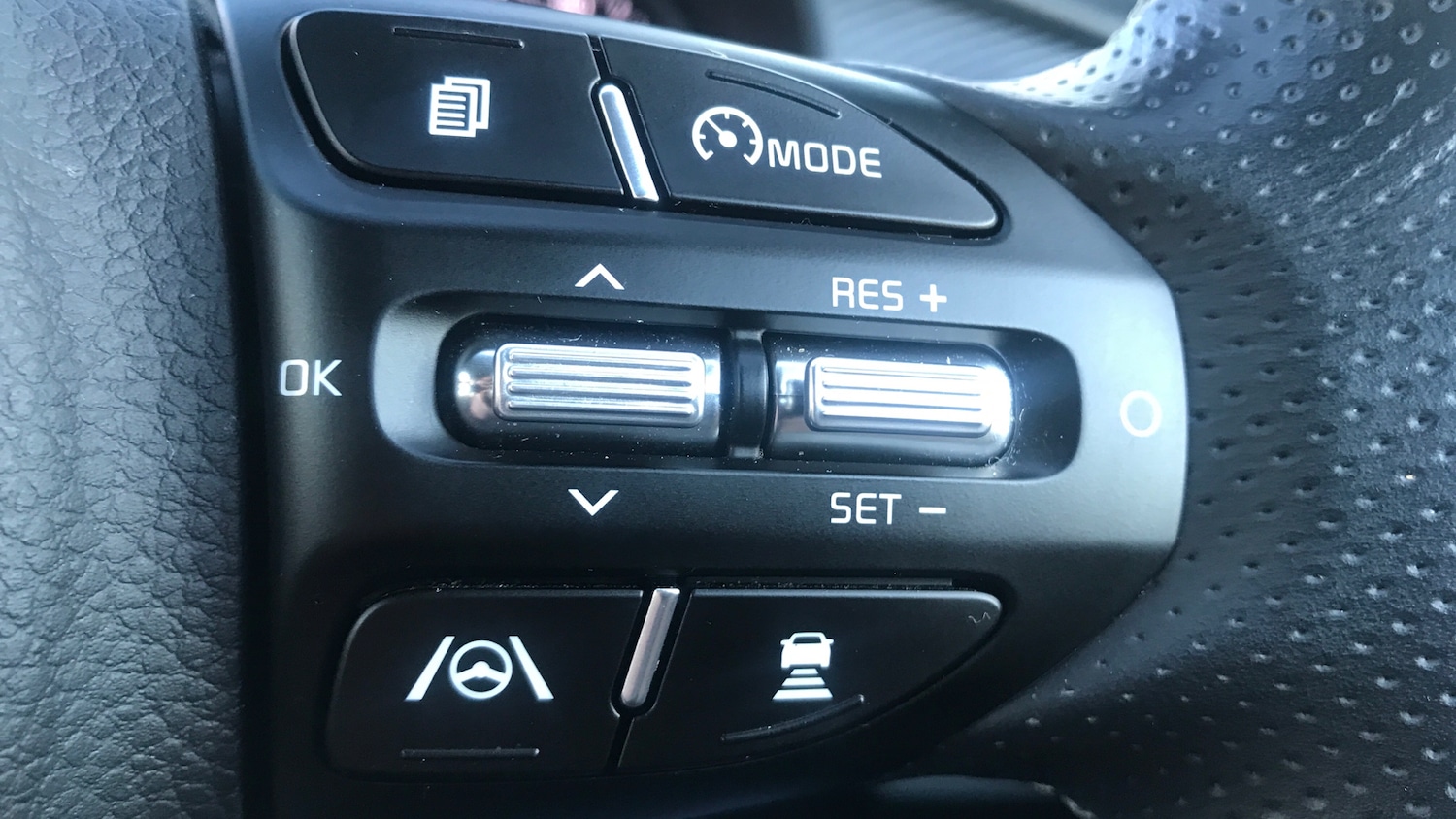 Used Kia Stonic 2023 for sale - 77113267: Photo 32