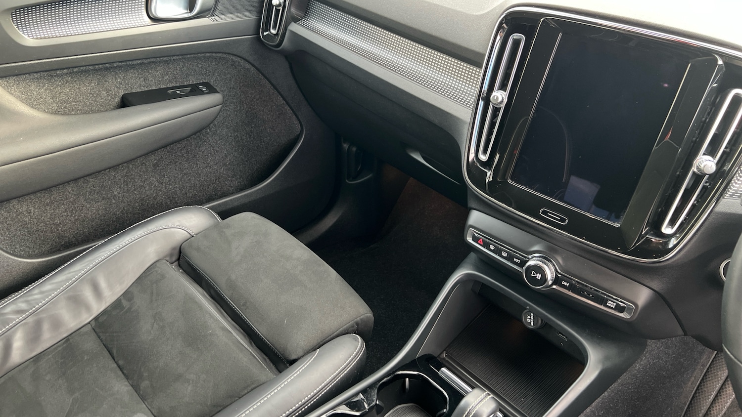 Used Volvo XC40 2021 for sale - 76421775: Photo 14