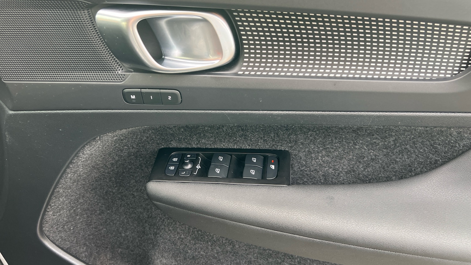 Used Volvo XC40 2021 for sale - 76421775: Photo 28