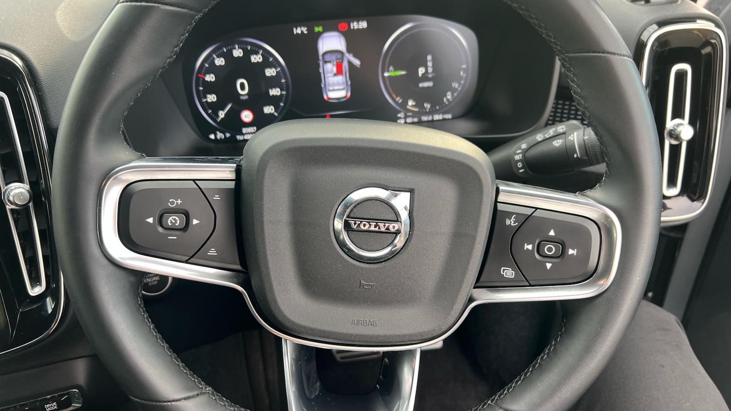 Used Volvo XC40 2021 for sale - 76421775: Photo 30