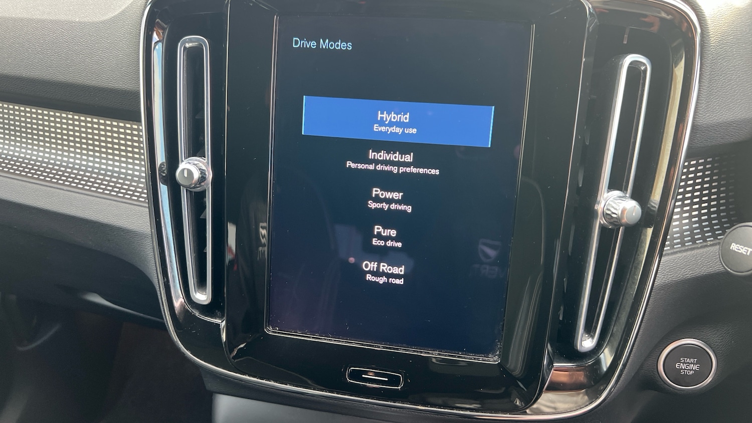 Used Volvo XC40 2021 for sale - 76421775: Photo 31