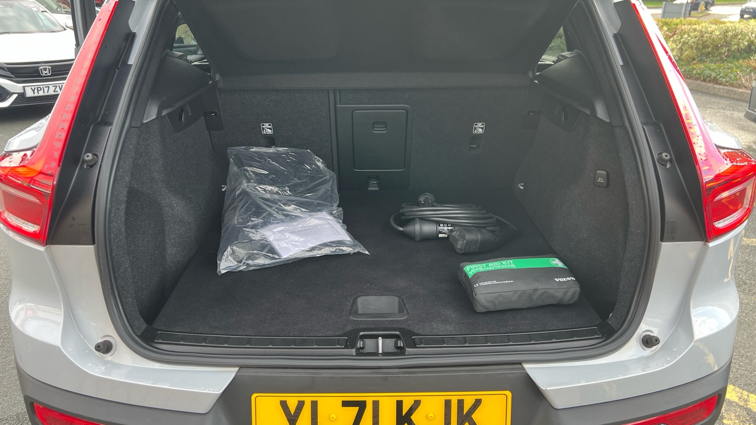 Used Volvo XC40 2021 for sale - 76421775: Photo 4