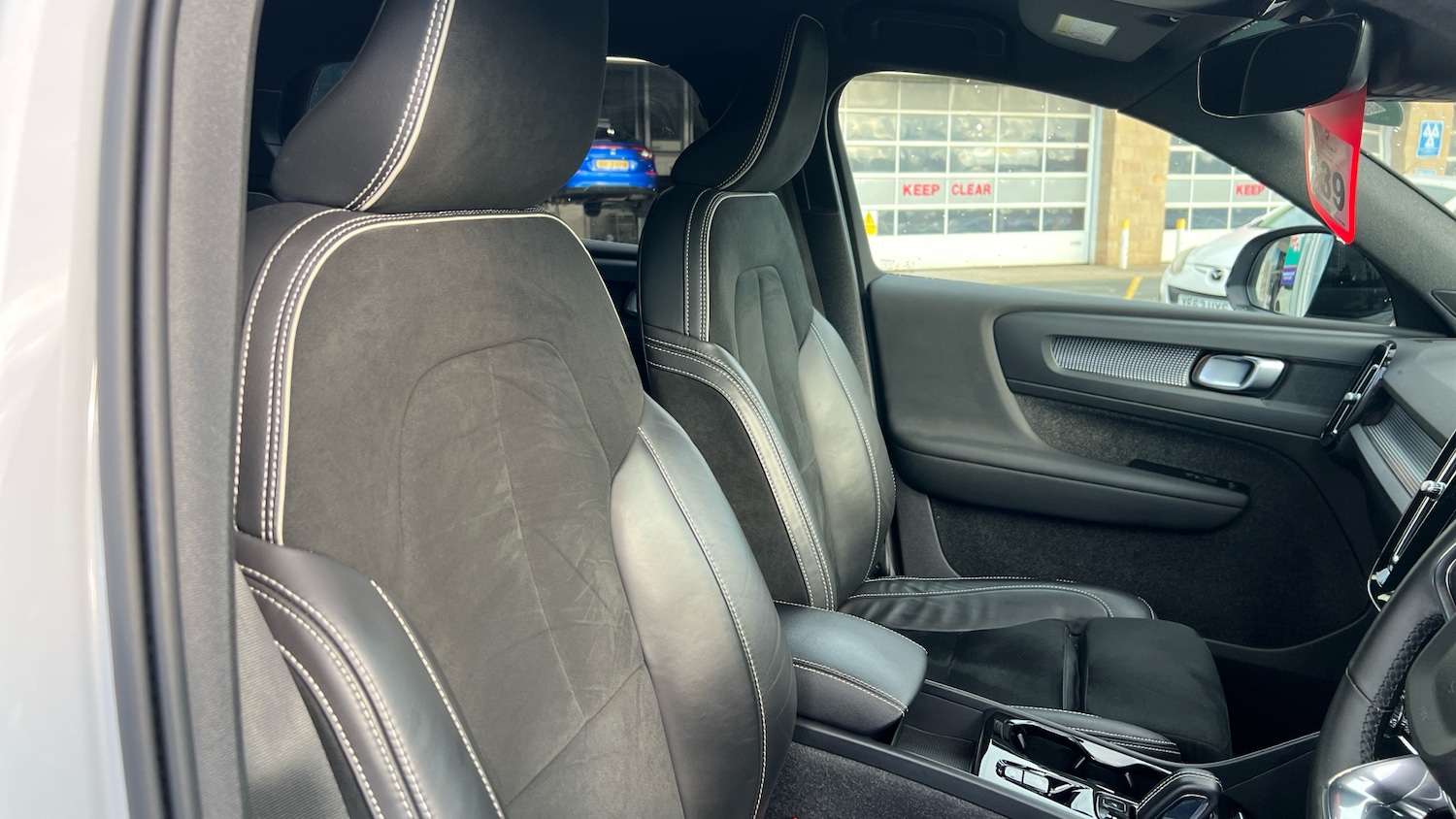 Used Volvo XC40 2021 for sale - 76421775: Photo 41