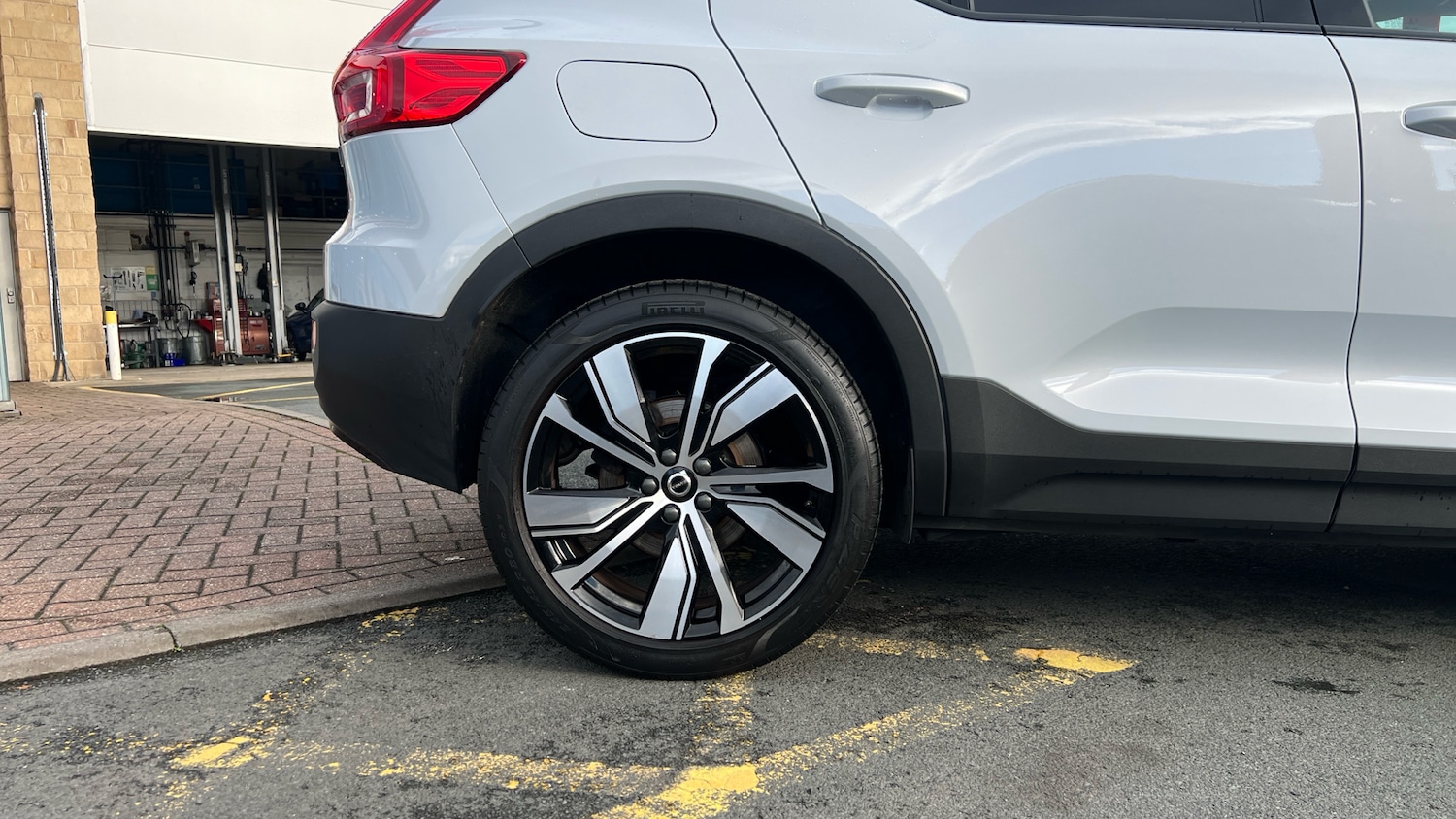 Used Volvo XC40 2021 for sale - 76421775: Photo 7