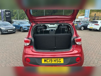 Used Hyundai i10 2019 for sale - 79418352: Photo