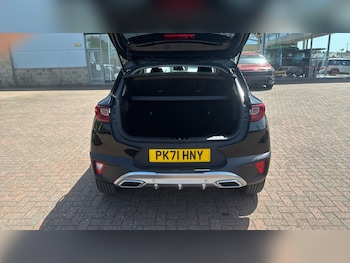 Used Kia Stonic 2021 for sale - 78654900: Photo