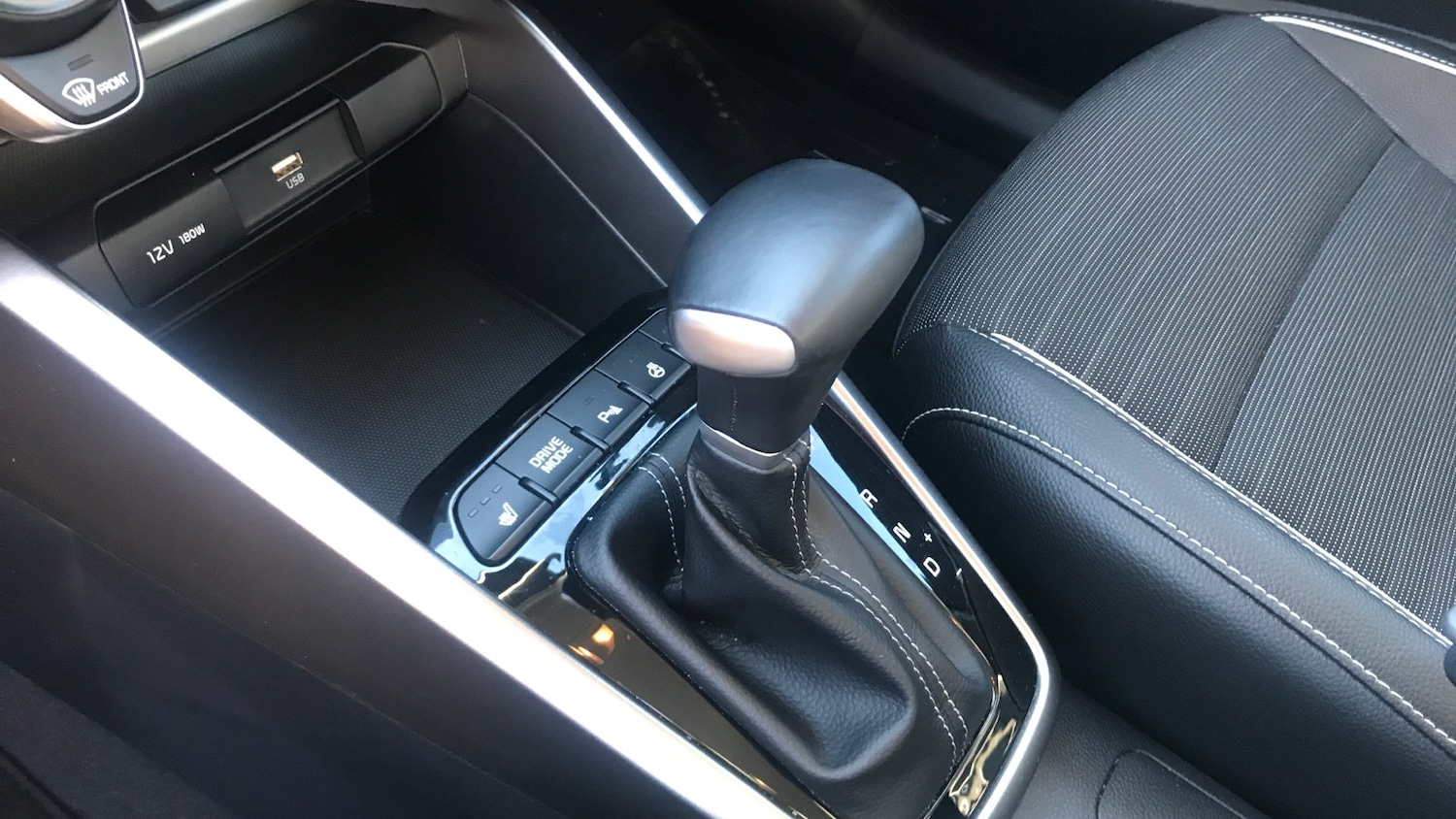 Used Kia Stonic 2023 for sale - 77180632: Photo 13