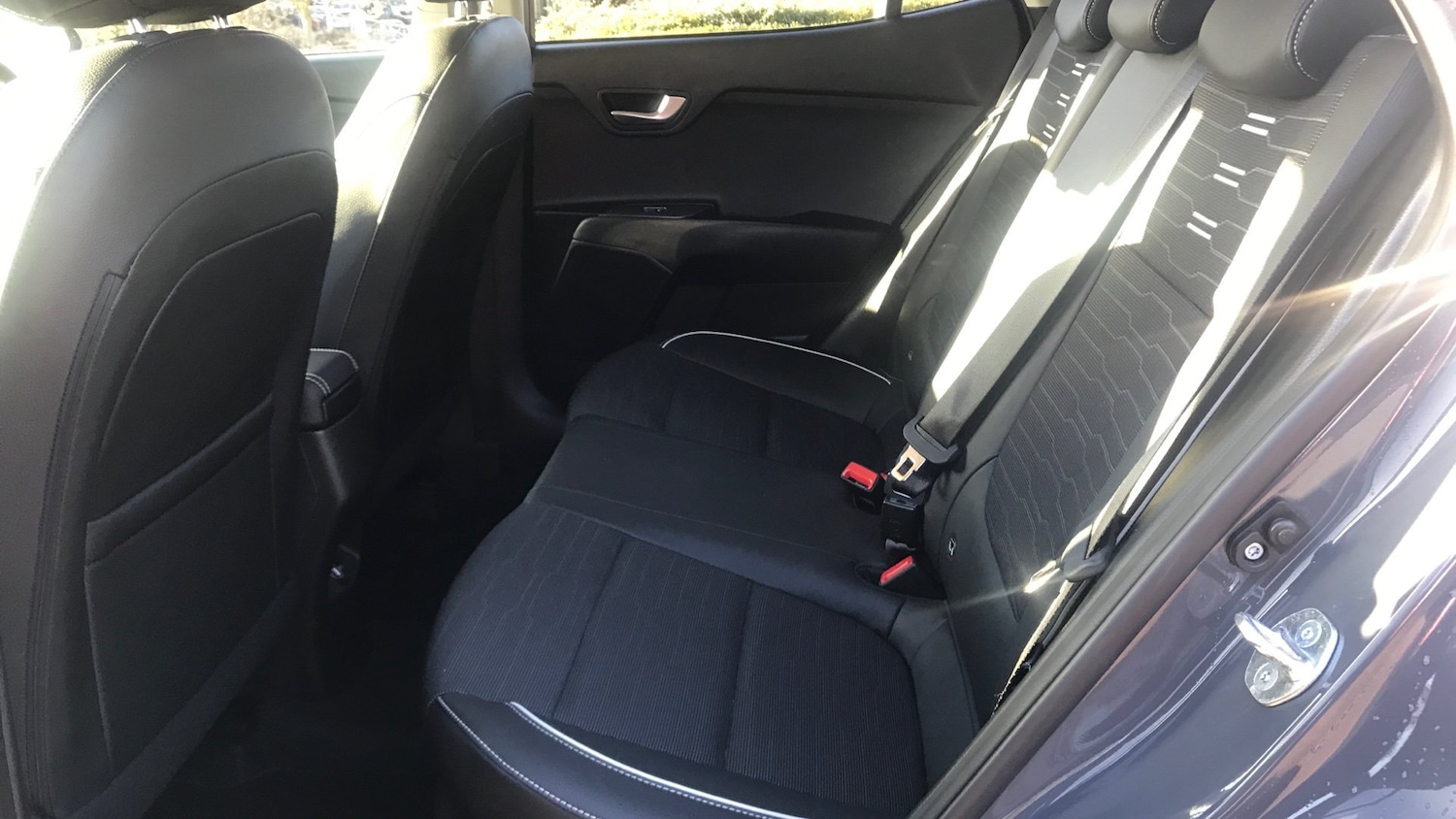 Used Kia Stonic 2023 for sale - 77180632: Photo 16