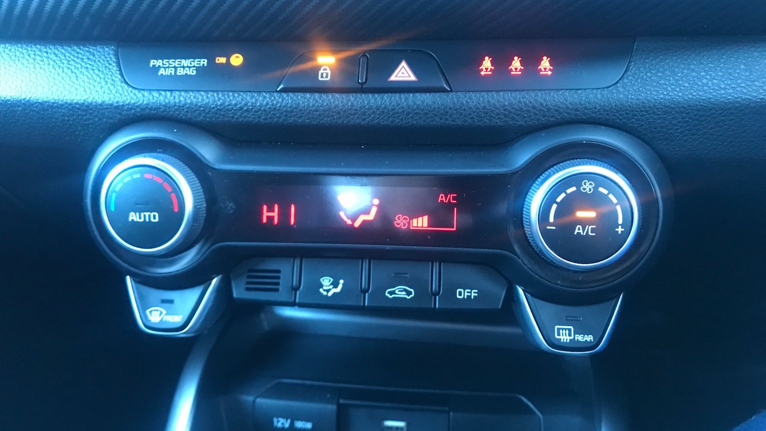 Used Kia Stonic 2023 for sale - 77180632: Photo 28