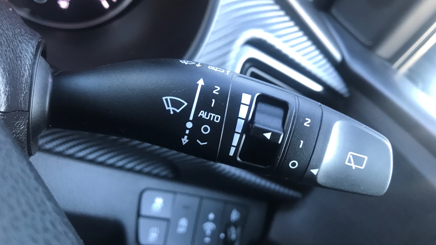 Used Kia Stonic 2023 for sale - 77180632: Photo 33