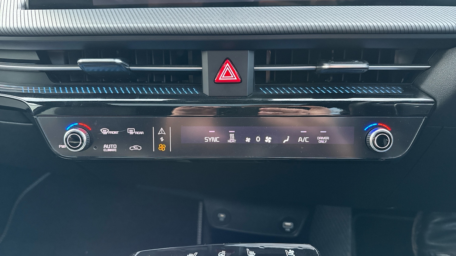 Used Kia EV6 2023 for sale - 76859009: Photo 25