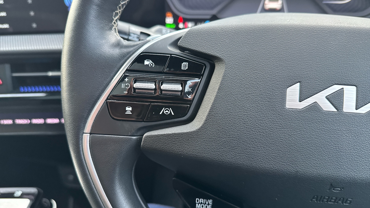 Used Kia EV6 2023 for sale - 76859009: Photo 32