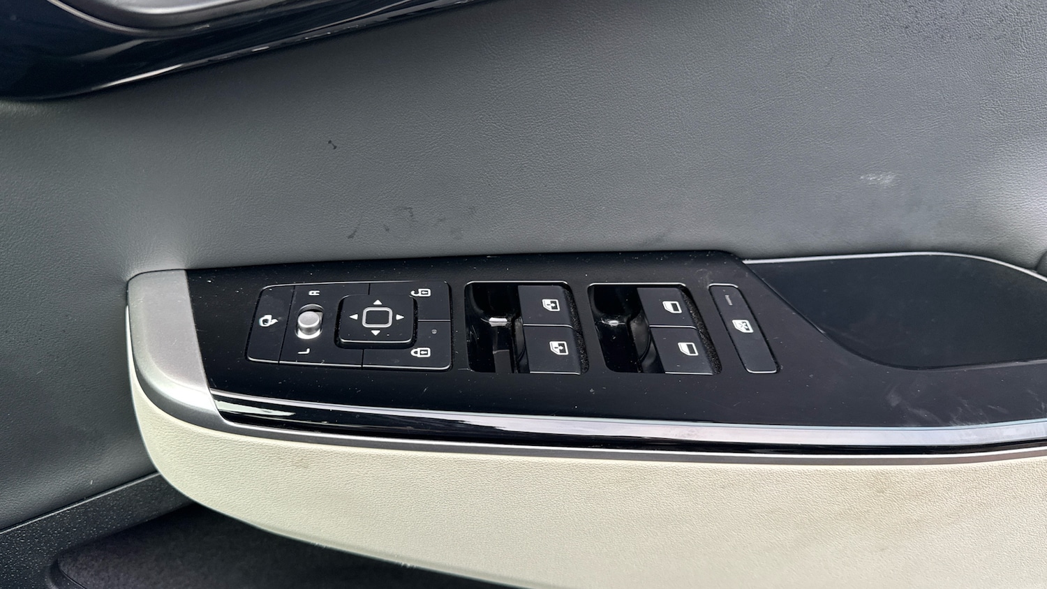 Used Kia EV6 2023 for sale - 76859009: Photo 39