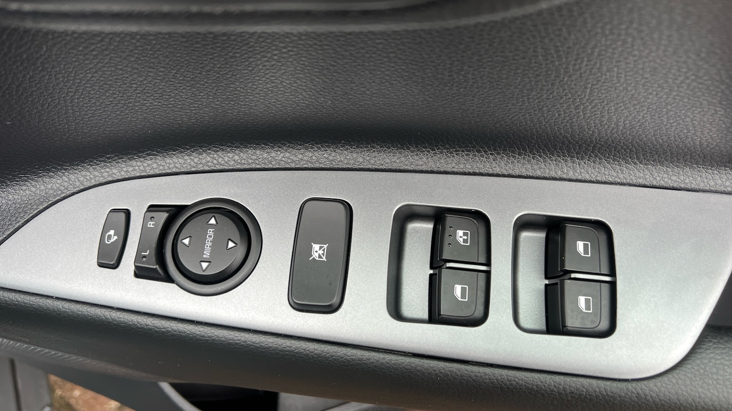 Used Kia Stonic 2024 for sale - 76736388: Photo 22