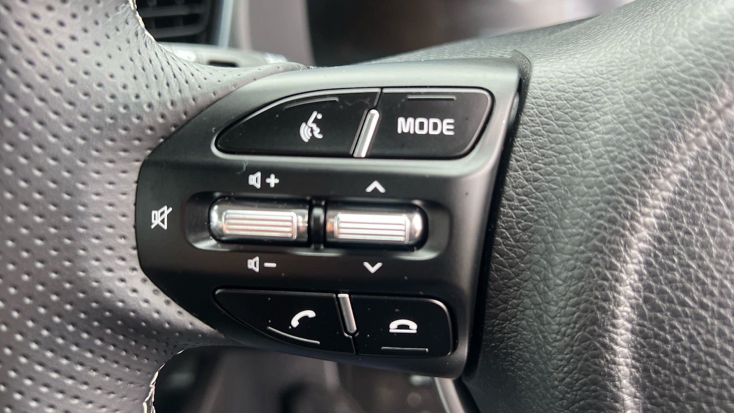 Used Kia Stonic 2024 for sale - 76736388: Photo 25