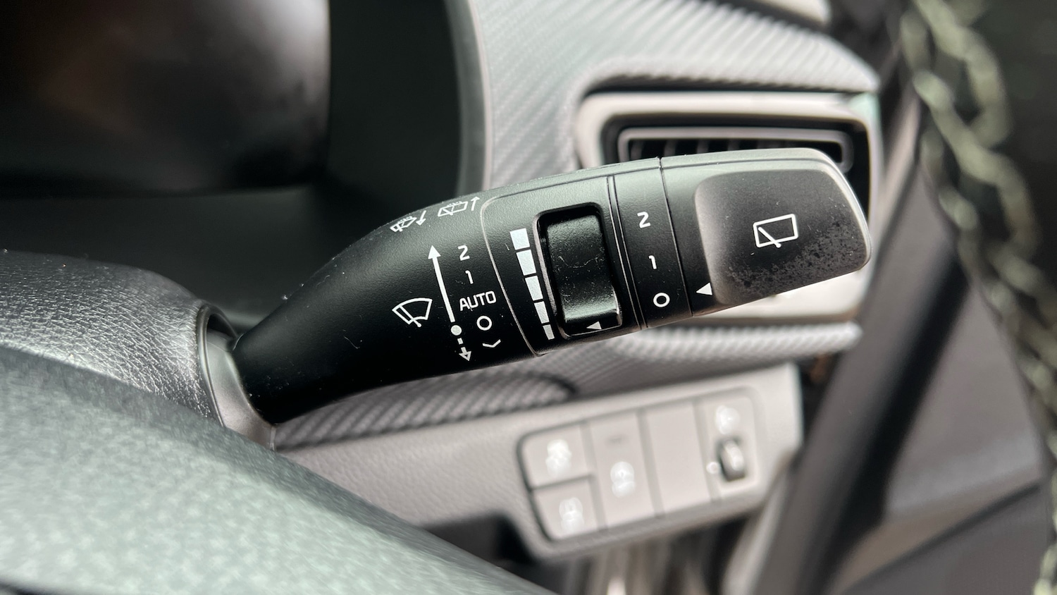 Used Kia Stonic 2024 for sale - 76736388: Photo 27