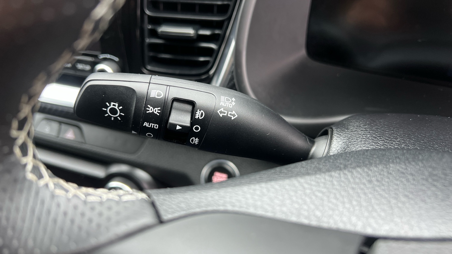 Used Kia Stonic 2024 for sale - 76736388: Photo 28