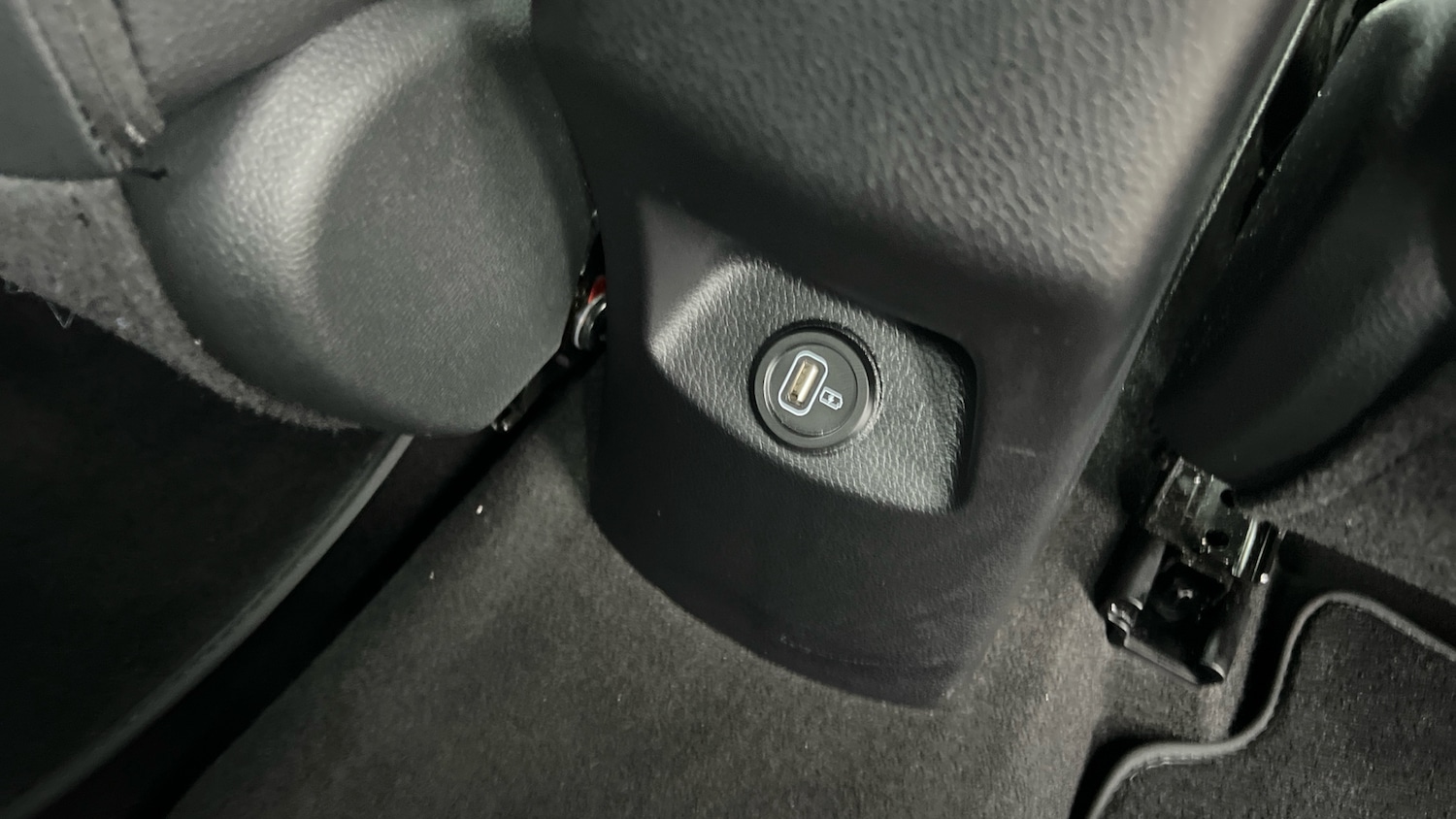 Used Kia Stonic 2024 for sale - 76736388: Photo 34