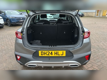 Used Kia Stonic 2024 for sale - 76736388: Photo