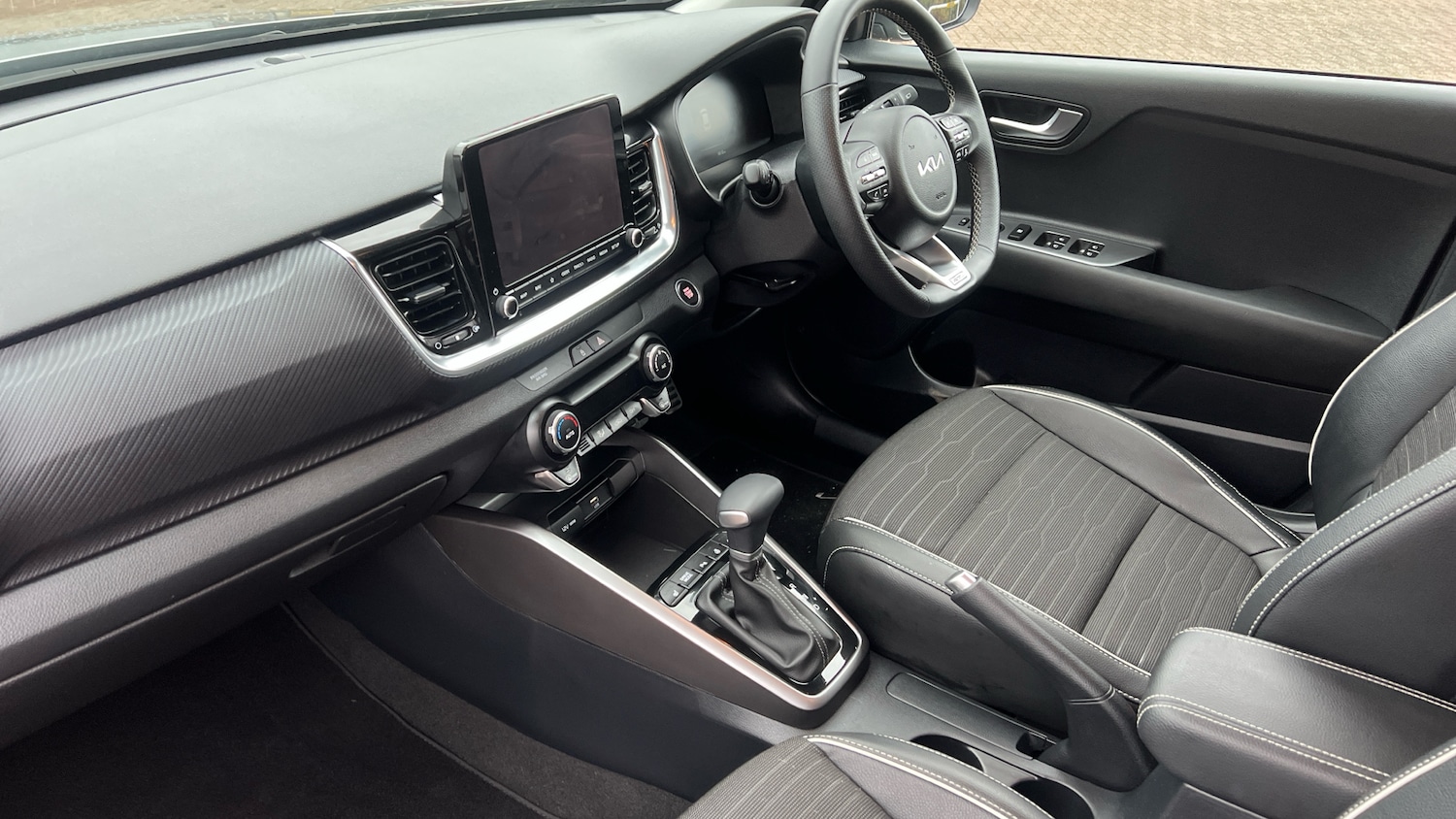 Used Kia Stonic 2024 for sale - 76736388: Photo 9