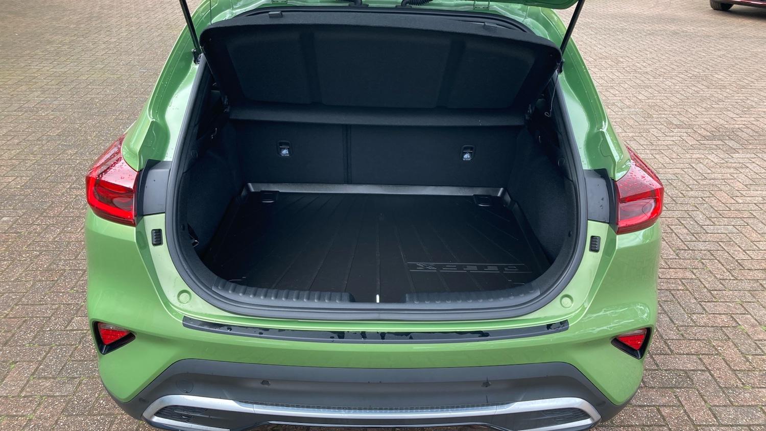 Used Kia XCeed 2025 for sale - 78149760: Photo 4