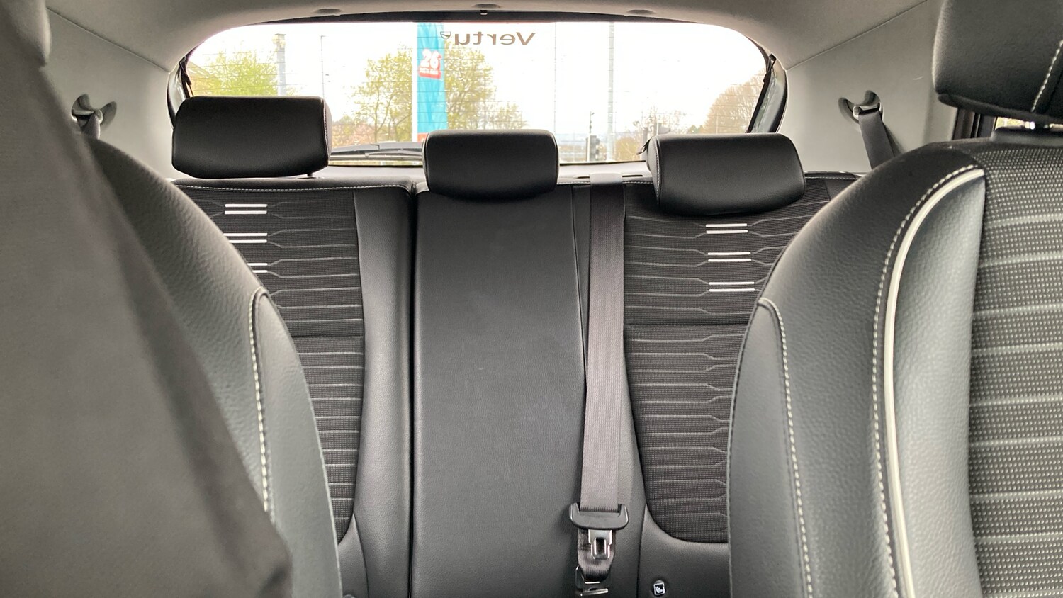 Used Kia Stonic 2023 for sale - 78190885: Photo 15