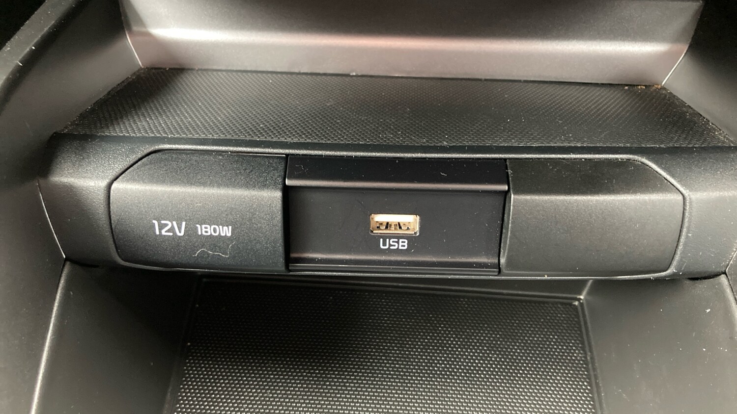 Used Kia Stonic 2023 for sale - 78190885: Photo 23