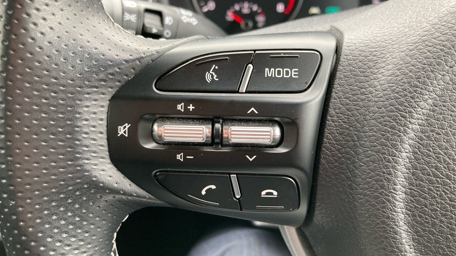 Used Kia Stonic 2023 for sale - 78190885: Photo 25