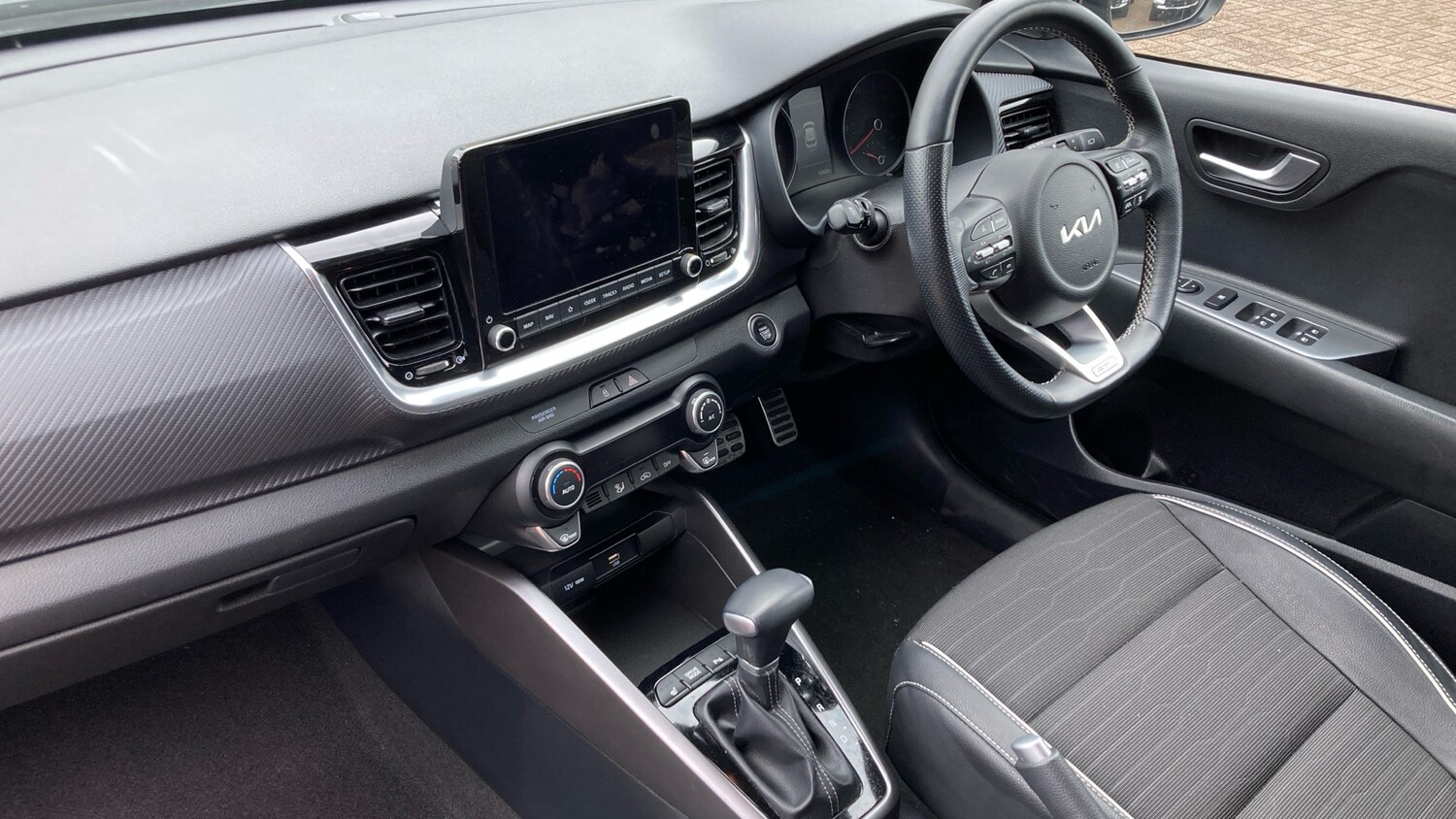 Used Kia Stonic 2023 for sale - 78190885: Photo 9