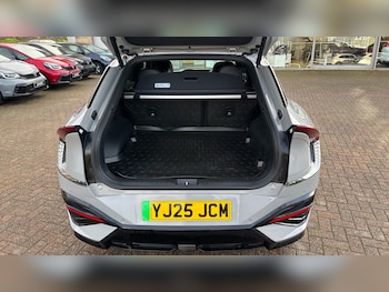 Used Kia EV6 2025 for sale - 76114845: Photo