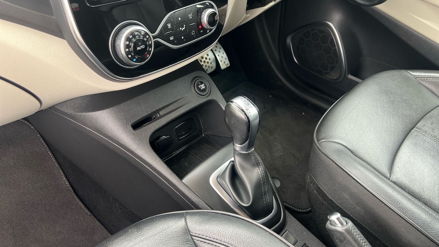Used Renault Captur 2018 for sale - 76363219: Photo 13