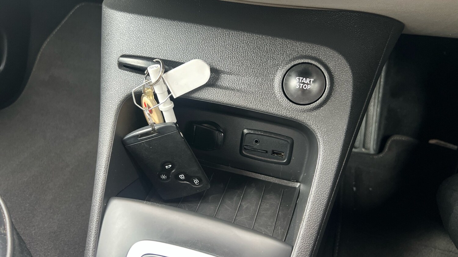 Used Renault Captur 2018 for sale - 76363219: Photo 21