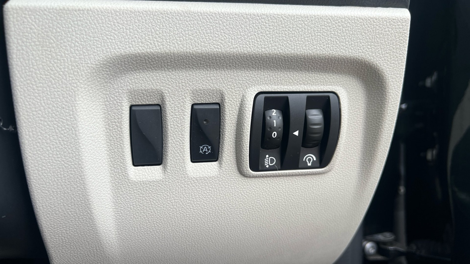 Used Renault Captur 2018 for sale - 76363219: Photo 34