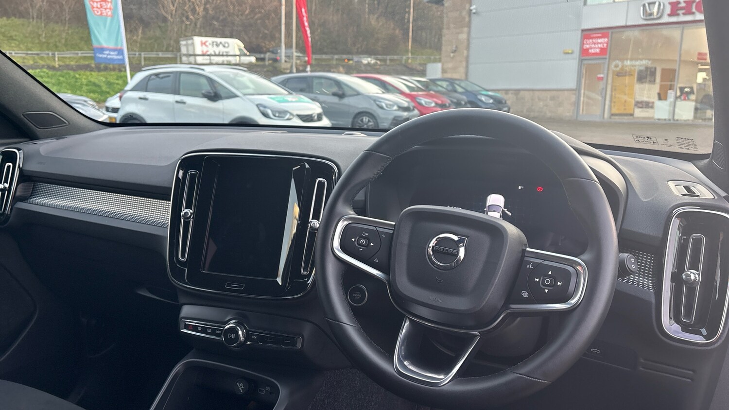 Used Volvo XC40 2024 for sale - 76791702: Photo 10