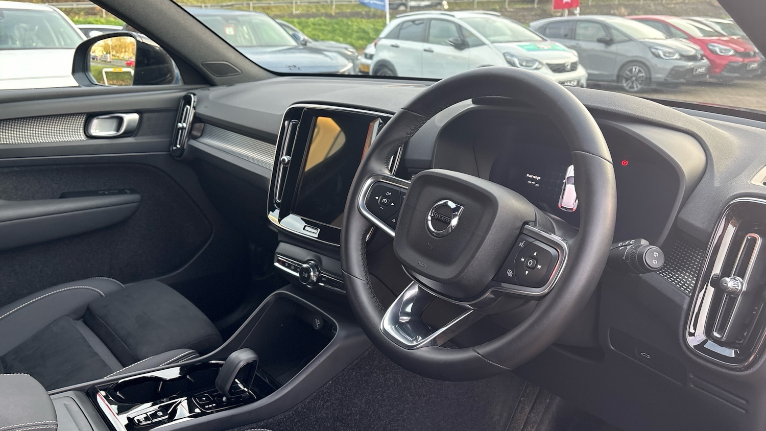 Used Volvo XC40 2024 for sale - 76791702: Photo 11