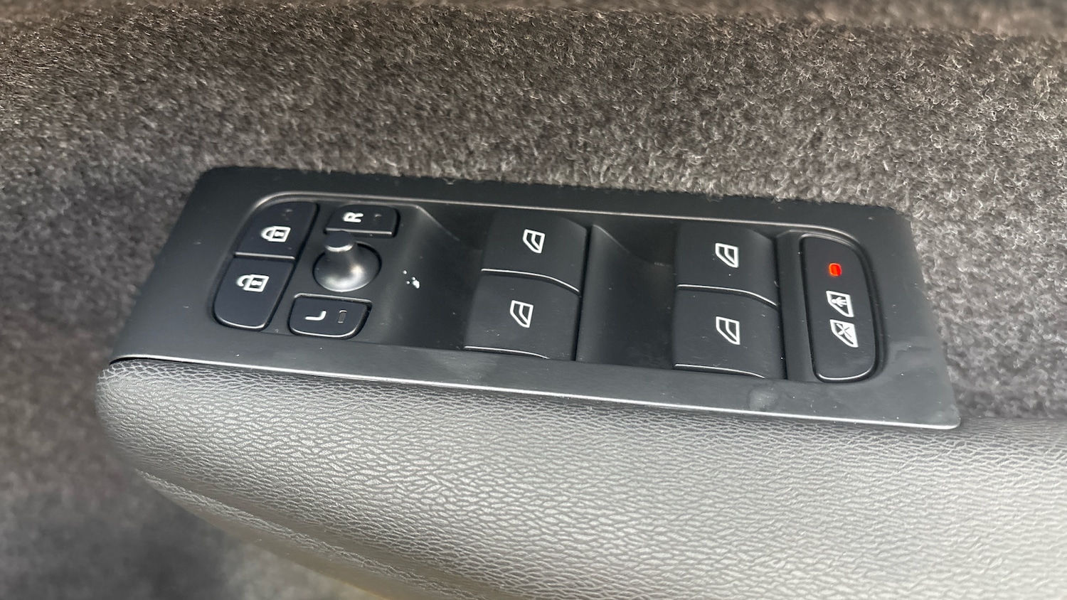 Used Volvo XC40 2024 for sale - 76791702: Photo 26