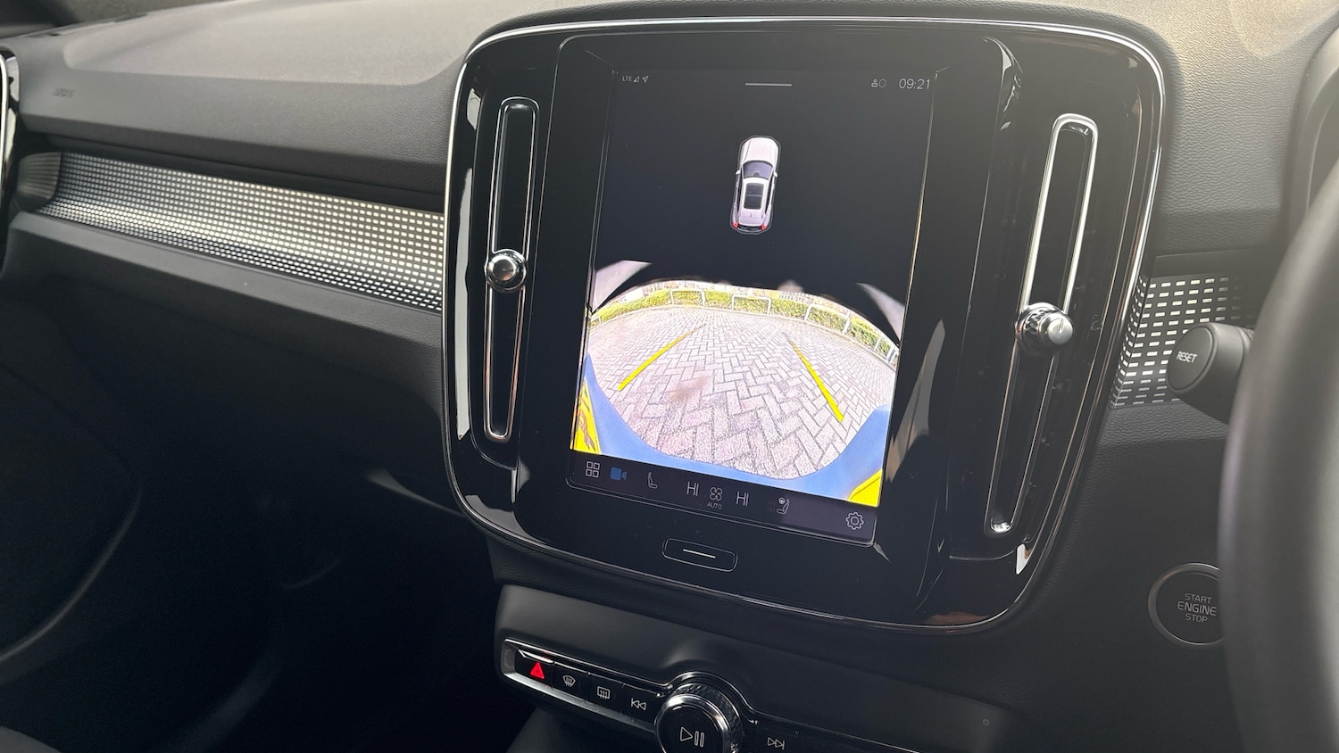 Used Volvo XC40 2024 for sale - 76791702: Photo 27