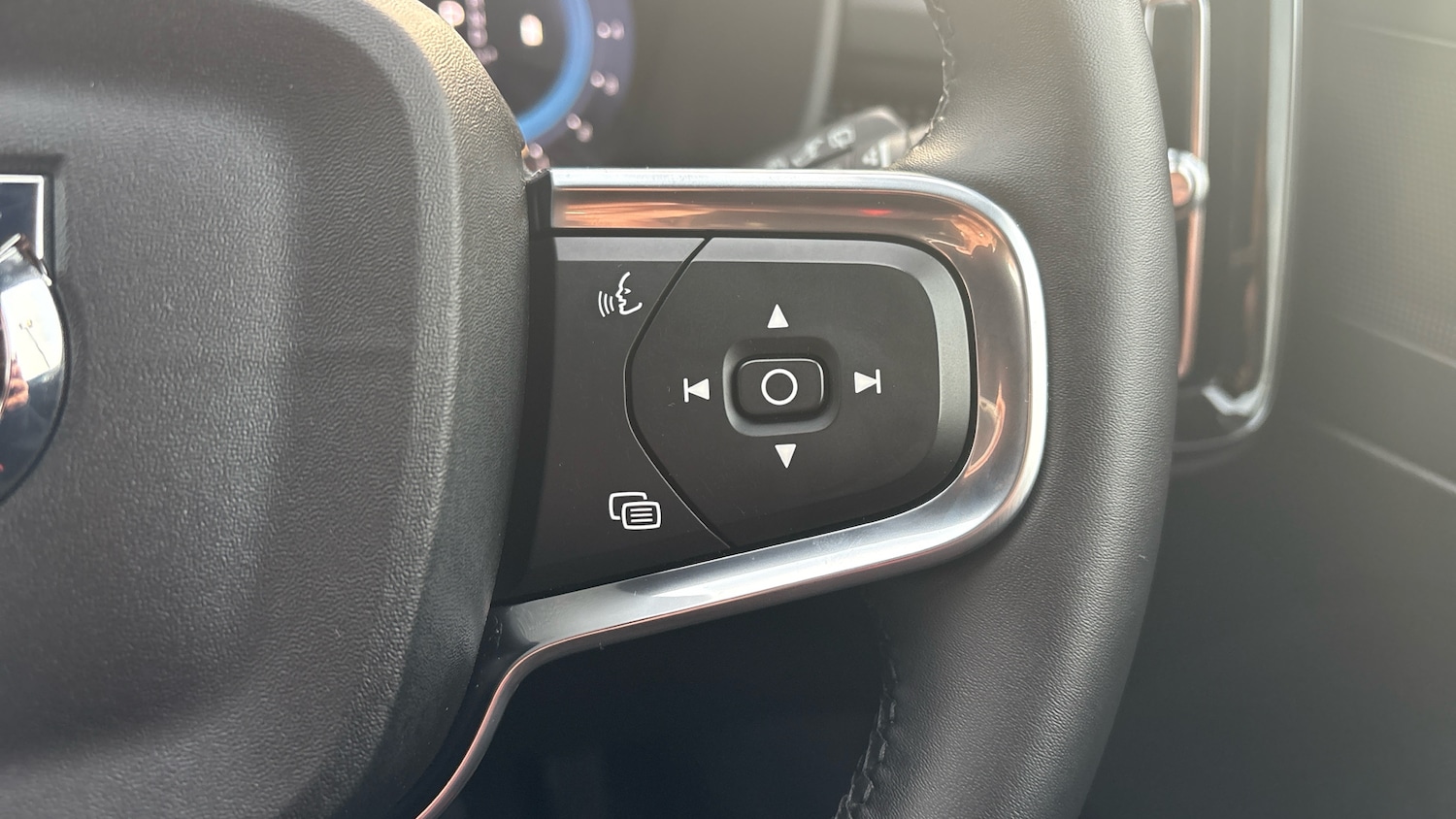 Used Volvo XC40 2024 for sale - 76791702: Photo 30